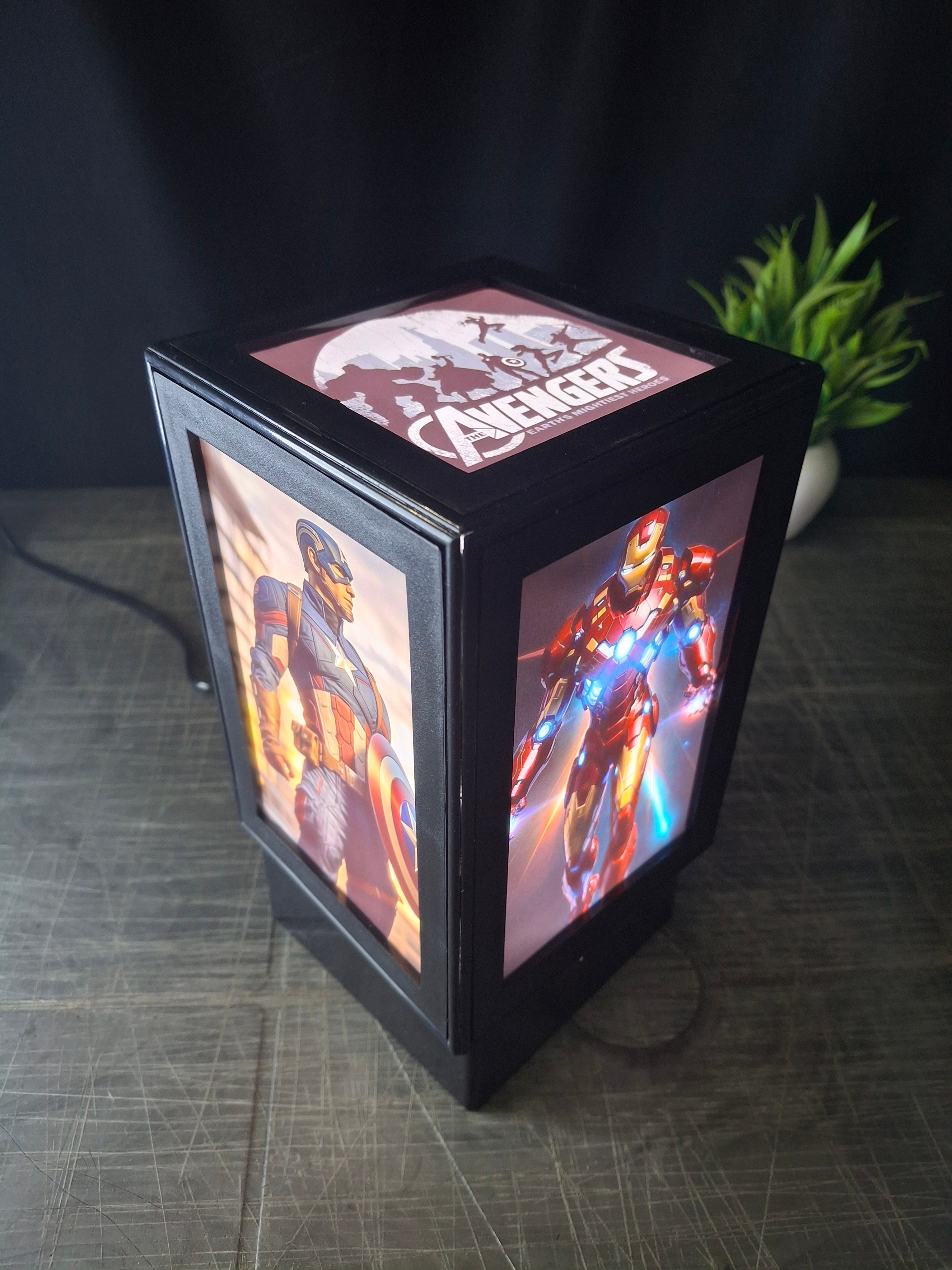 Avengers - Rotating Desk Lamp