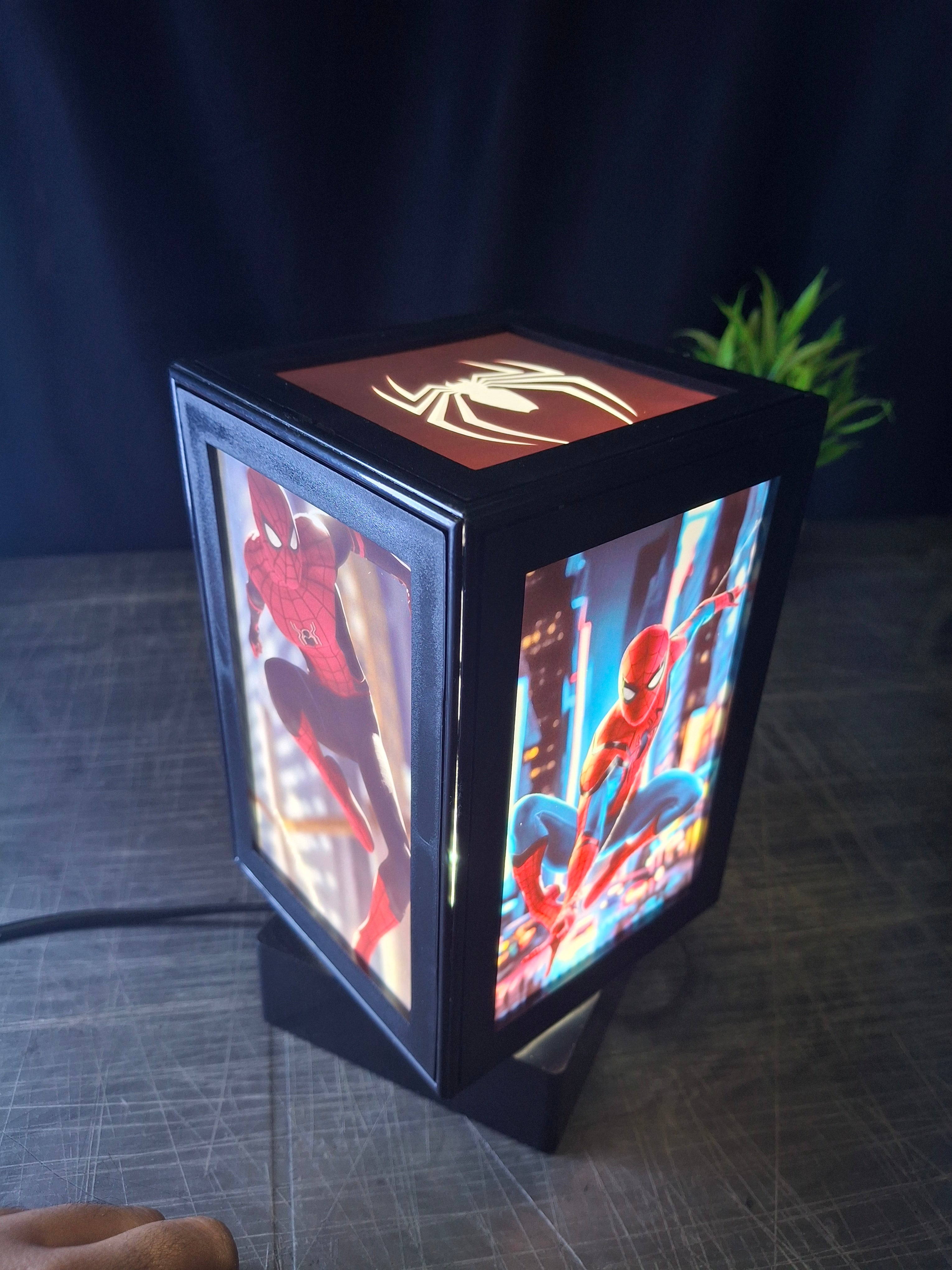 Spider Man - Rotating Desk Lamp