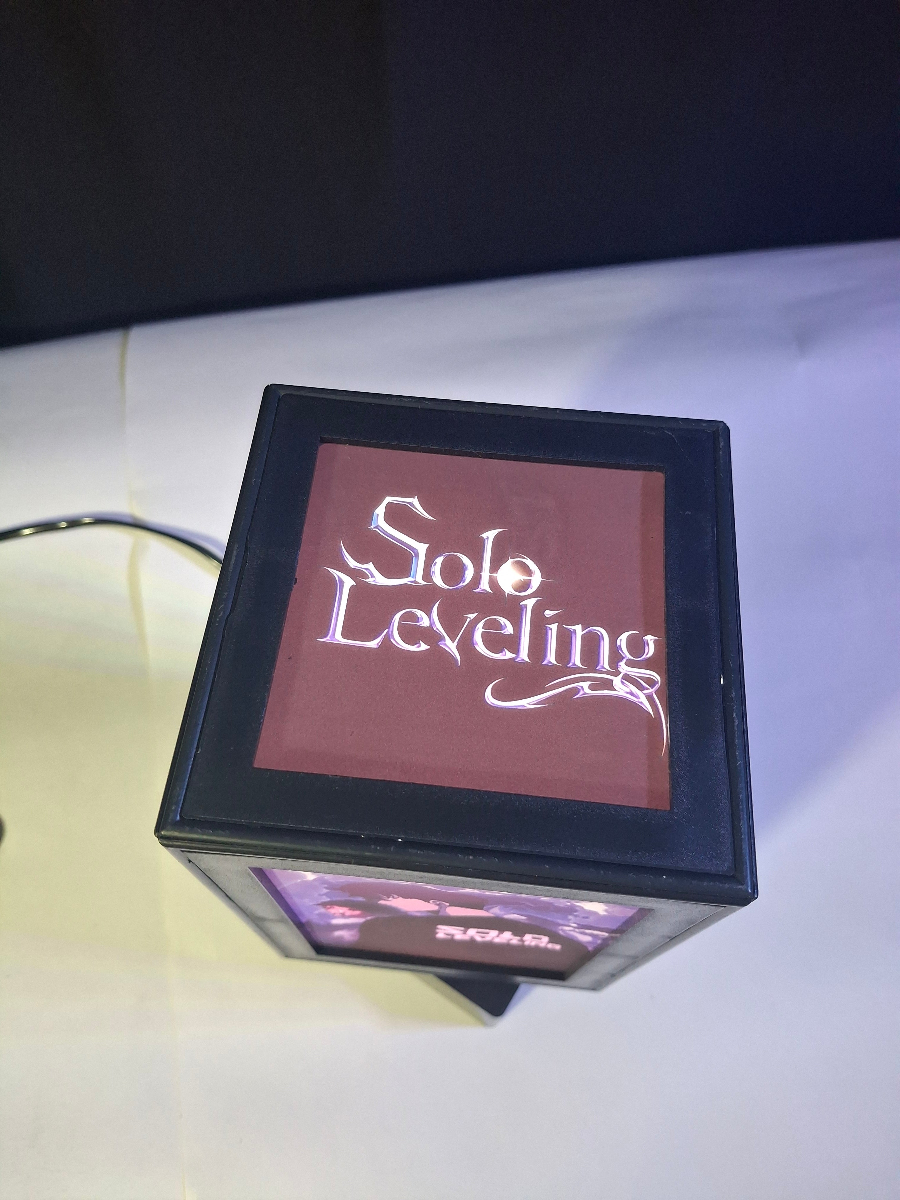 Sung Jin-woo - Solo Leveling -  Rotating Desk Lamp