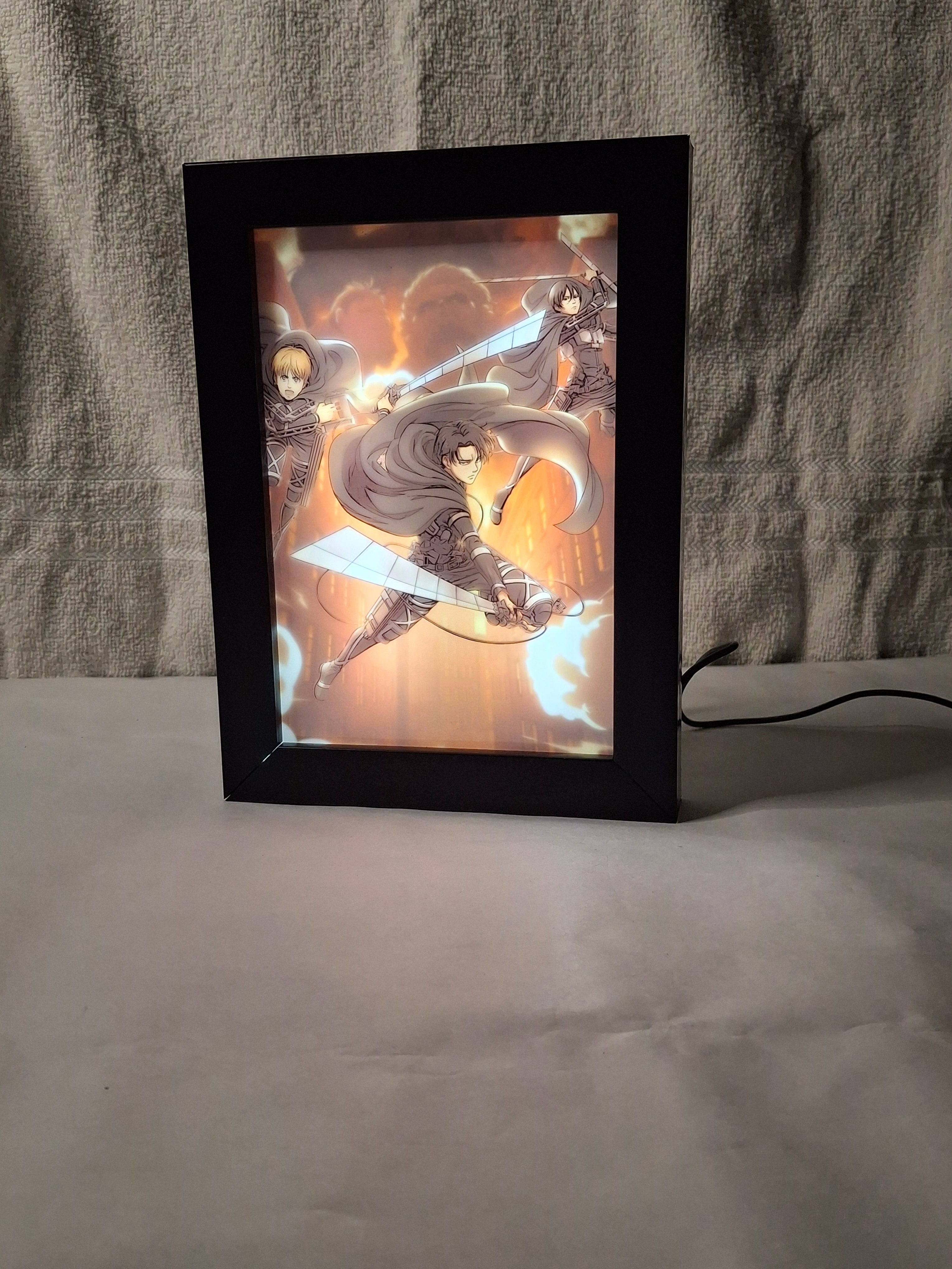 Attack on Titan 2 : Art Frame Night Light Table Lamp Bingkai Glow